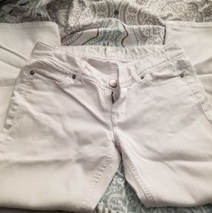White crop jeans